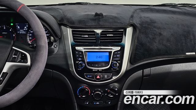 Hyundai Accent 2012 — photo 19