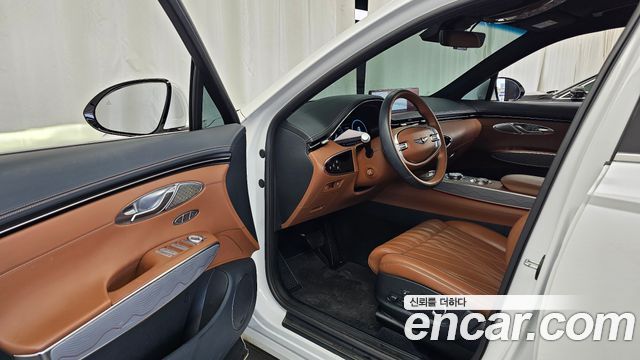 Genesis GV70 2021 — photo 13