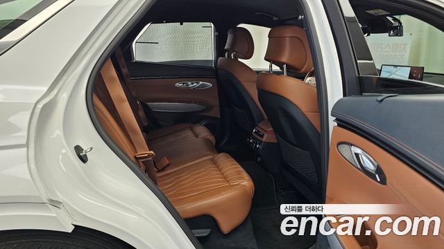 Genesis GV70 2021 — photo 17