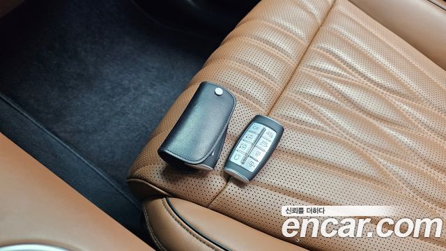 Genesis GV70 2021 — photo 21