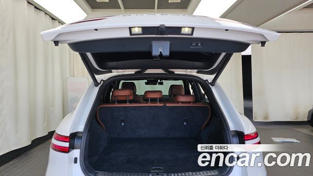 Genesis GV70 2021 — photo 24