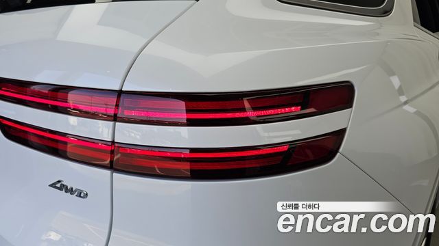 Genesis GV70 2021 — photo 9