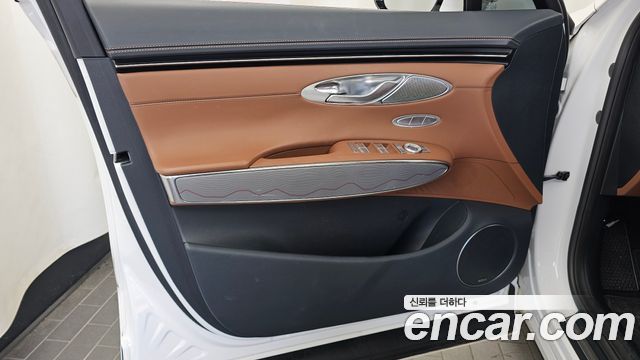 Genesis GV70 2021 — photo 14