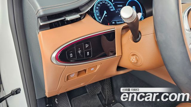 Genesis GV70 2021 — photo 27
