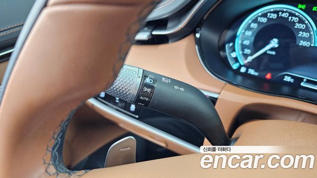 Genesis GV70 2021 — photo 36