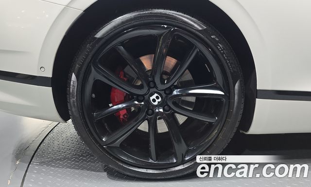 Bentley Continental 2023 — photo 5