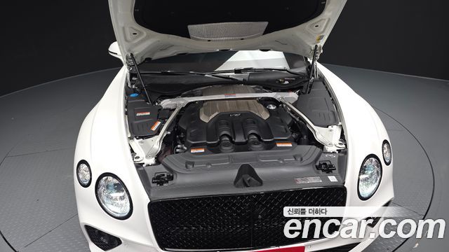 Bentley Continental 2023 — photo 6