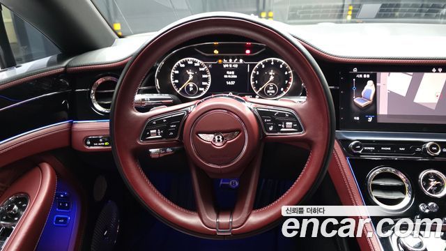 Bentley Continental 2023 — photo 18