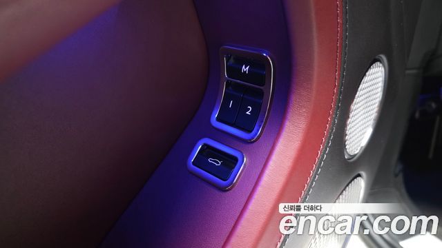 Bentley Continental 2023 — photo 26