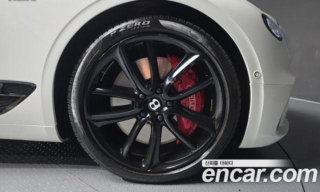 Bentley Continental 2023 — photo 7