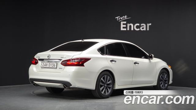 Nissan Altima 2017 — photo 2