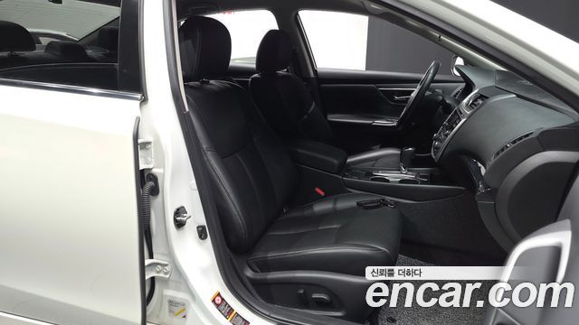 Nissan Altima 2017 — photo 17