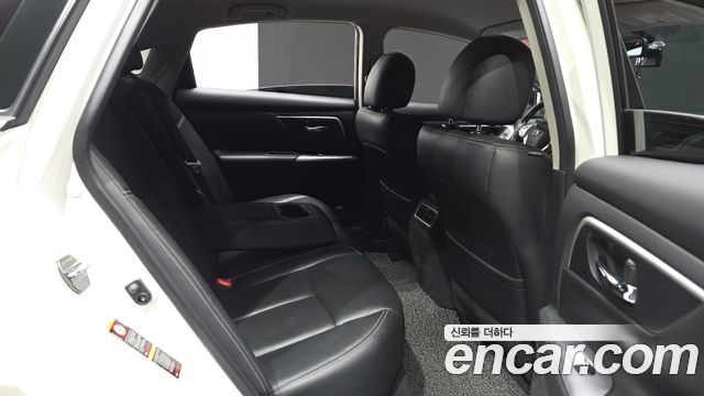 Nissan Altima 2017 — photo 18