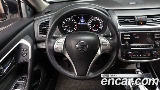 Nissan Altima 2017 — photo 19