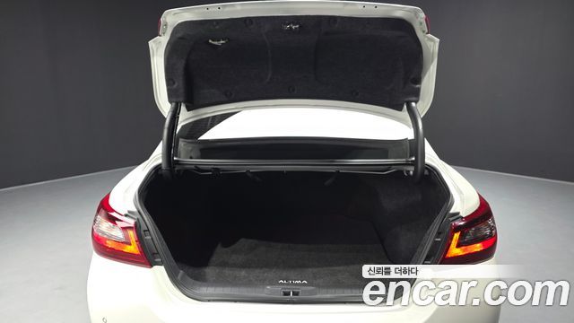 Nissan Altima 2017 — photo 26