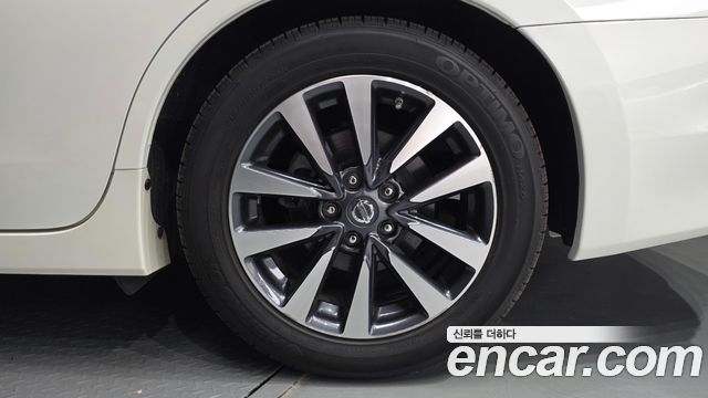 Nissan Altima 2017 — photo 7