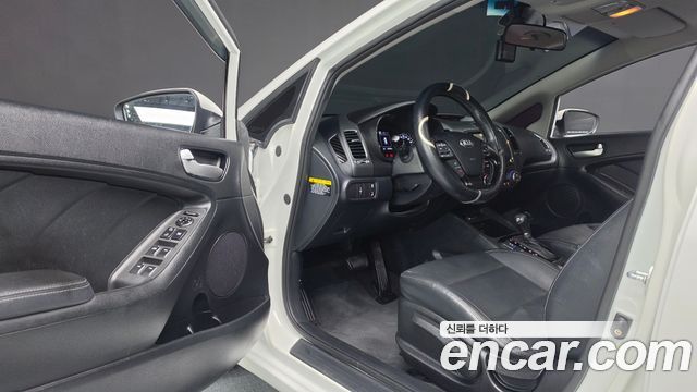 Kia K3 2017 — photo 12