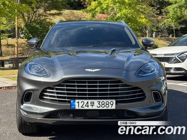 Aston Martin DBX 2022 — photo 2
