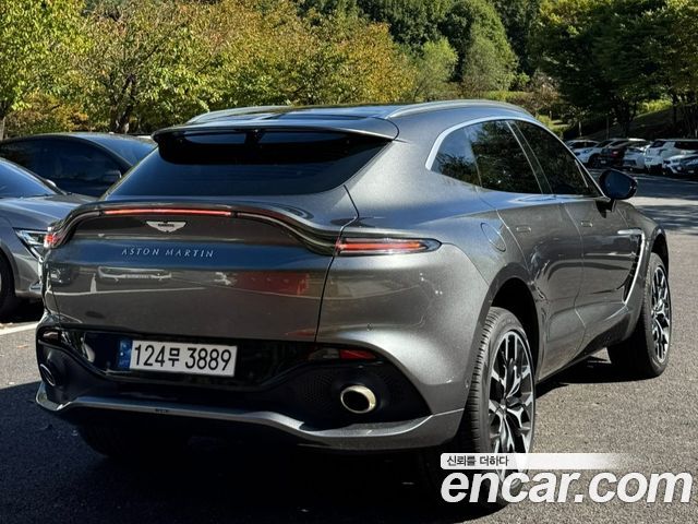 Aston Martin DBX 2022 — photo 3