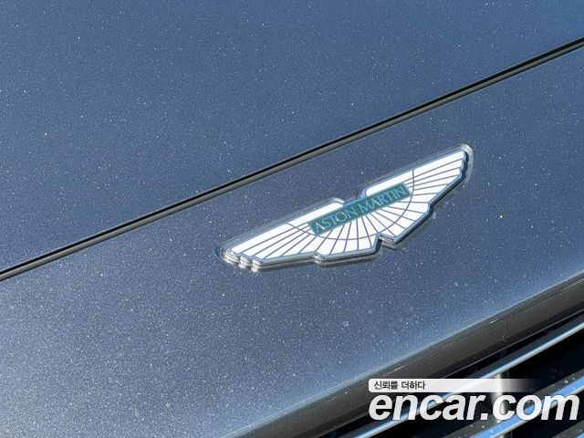 Aston Martin DBX 2022 — photo 10