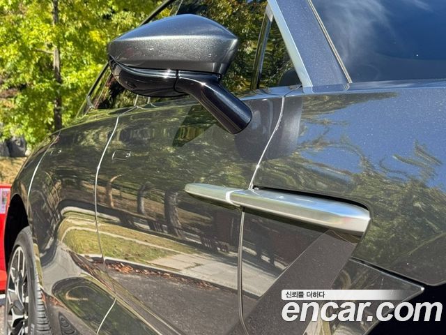 Aston Martin DBX 2022 — photo 17