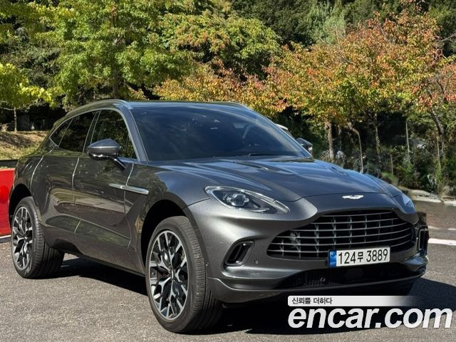 Aston Martin DBX 2022 — photo 19