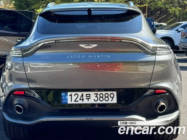 Aston Martin DBX 2022 — photo 20