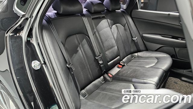 Kia K5 2017 — photo 17