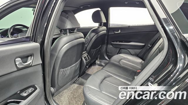 Kia K5 2017 — photo 18