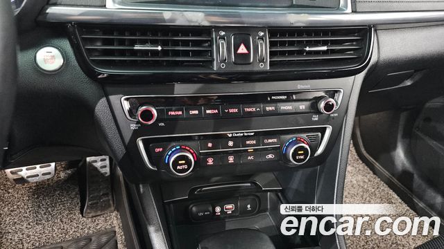 Kia K5 2017 — photo 25