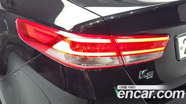 Kia K5 2017 — photo 9