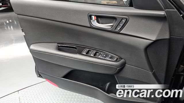 Kia K5 2017 — photo 14
