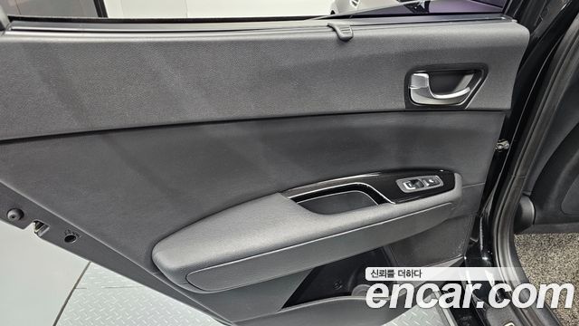 Kia K5 2017 — photo 15