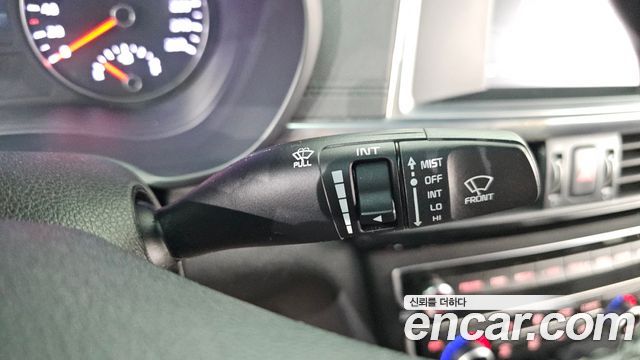 Kia K5 2017 — photo 27