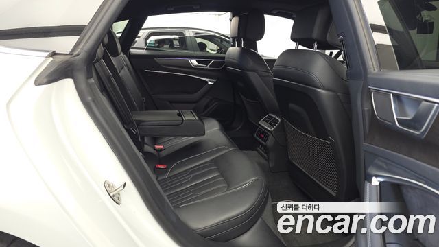 Audi A7 2020 — photo 18