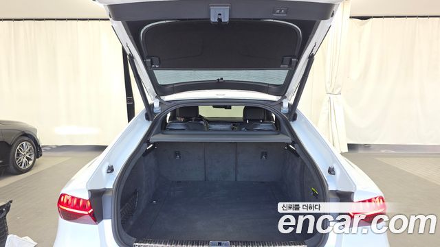 Audi A7 2020 — photo 26