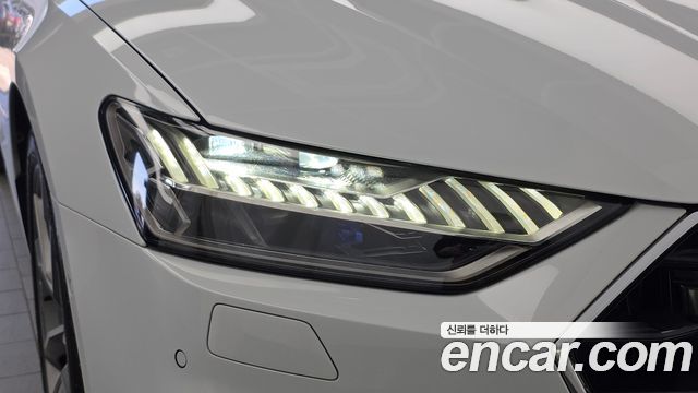 Audi A7 2020 — photo 8