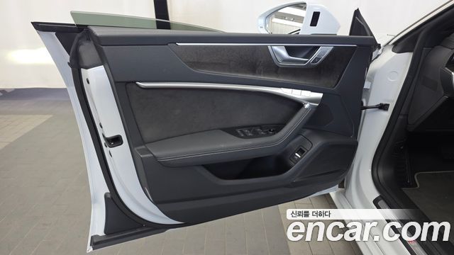 Audi A7 2020 — photo 14