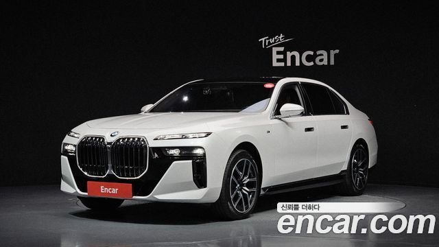 BMW 7-Series 2025 — photo 1