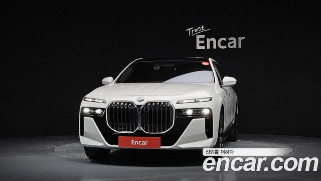 BMW 7-Series 2025 — photo 3