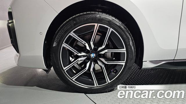 BMW 7-Series 2025 — photo 5