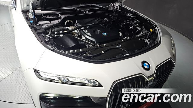 BMW 7-Series 2025 — photo 6