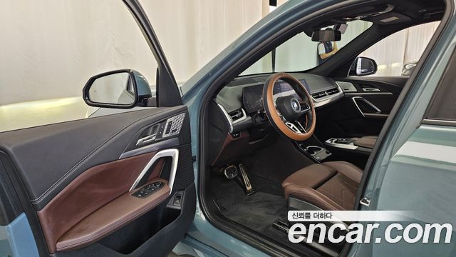 BMW iX1 2024 — photo 13