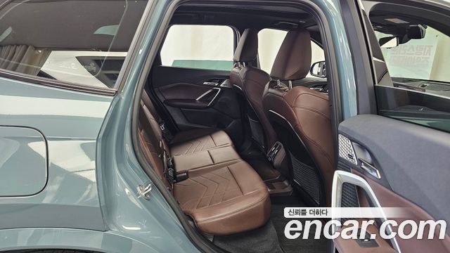 BMW iX1 2024 — photo 17