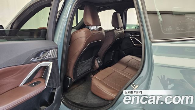 BMW iX1 2024 — photo 18