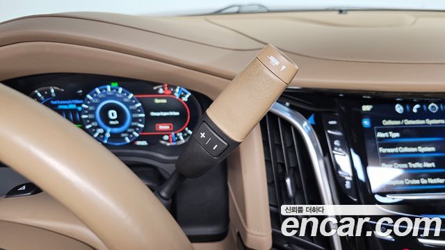 Cadillac Escalade 2019 — photo 12