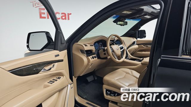 Cadillac Escalade 2019 — photo 13