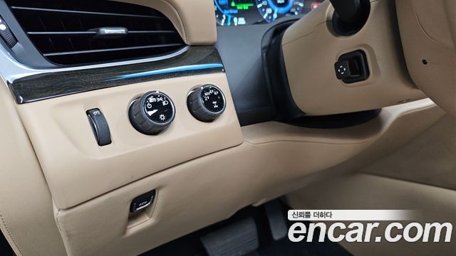 Cadillac Escalade 2019 — photo 23
