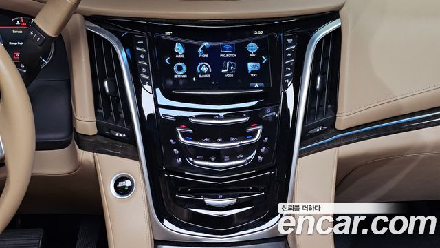 Cadillac Escalade 2019 — photo 26