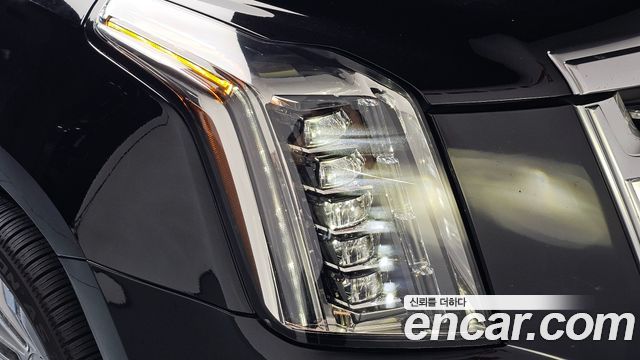 Cadillac Escalade 2019 — photo 8